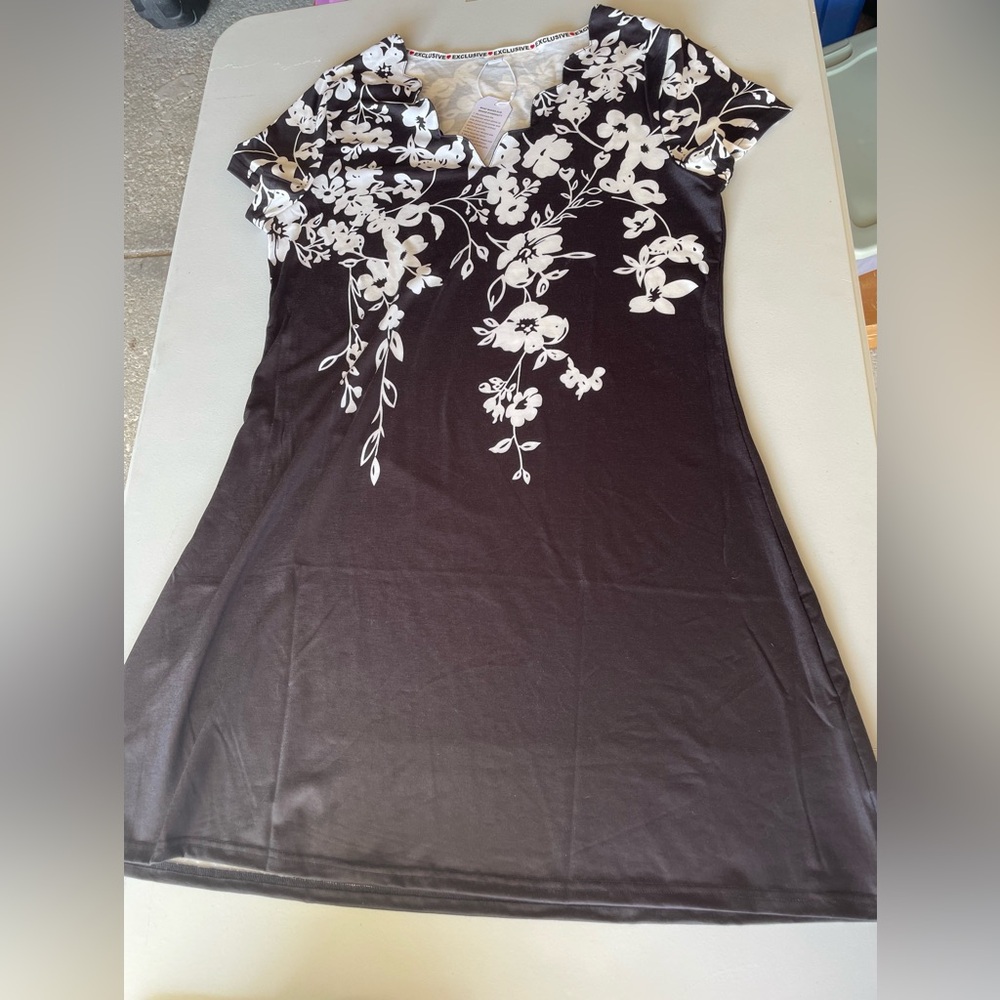 Short sleeved floral dress